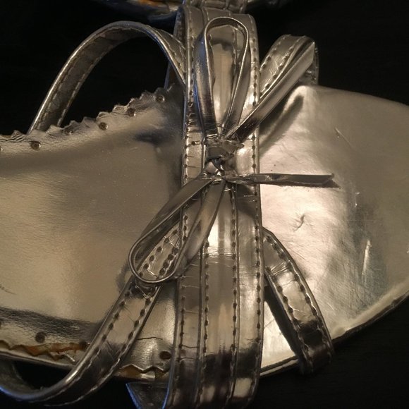 DEB SIVER HEELS - Picture 3 of 3